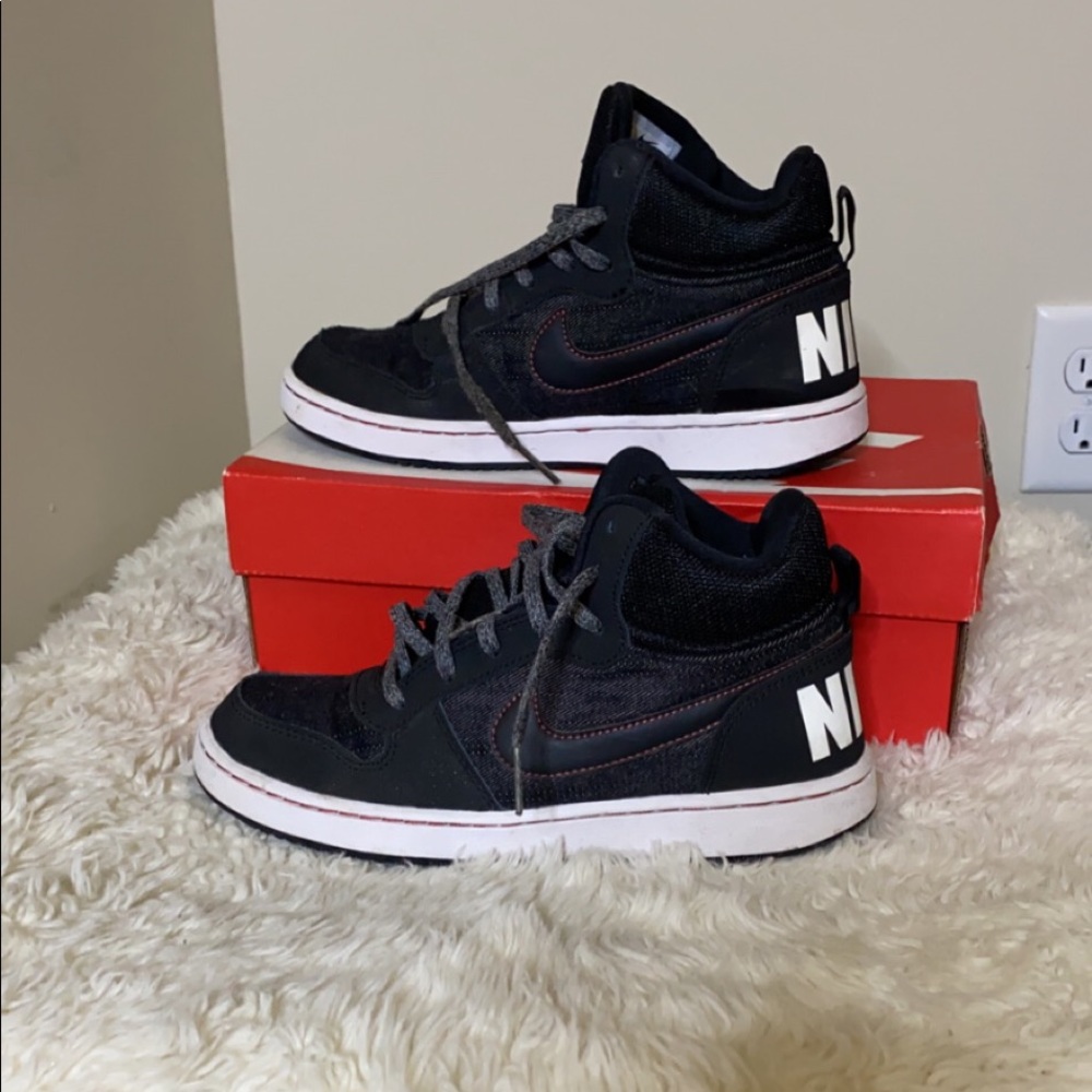 Youth  Nike Court Borough Mid (GS)